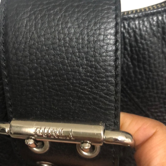 Furla hobo bag (SOLD) - Picture 2 of 7